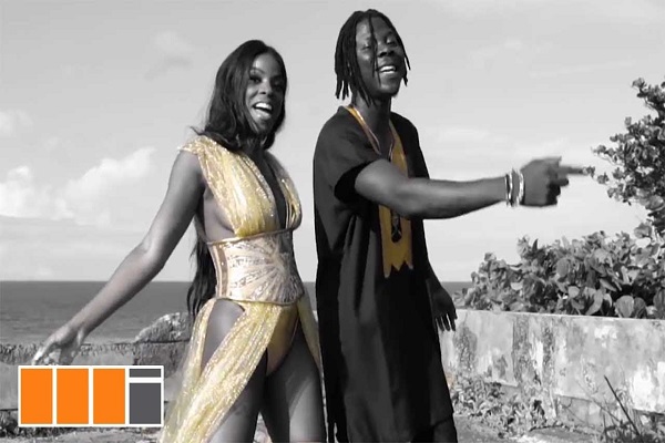 Stonebwoy – Hold On Yuh ft. Khalia | Official Video(2017)
